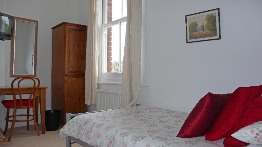 Colebrook Guest House Farnborough  Rum bild