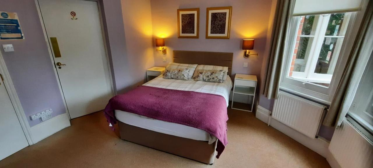 Colebrook Guest House Farnborough  Exteriör bild